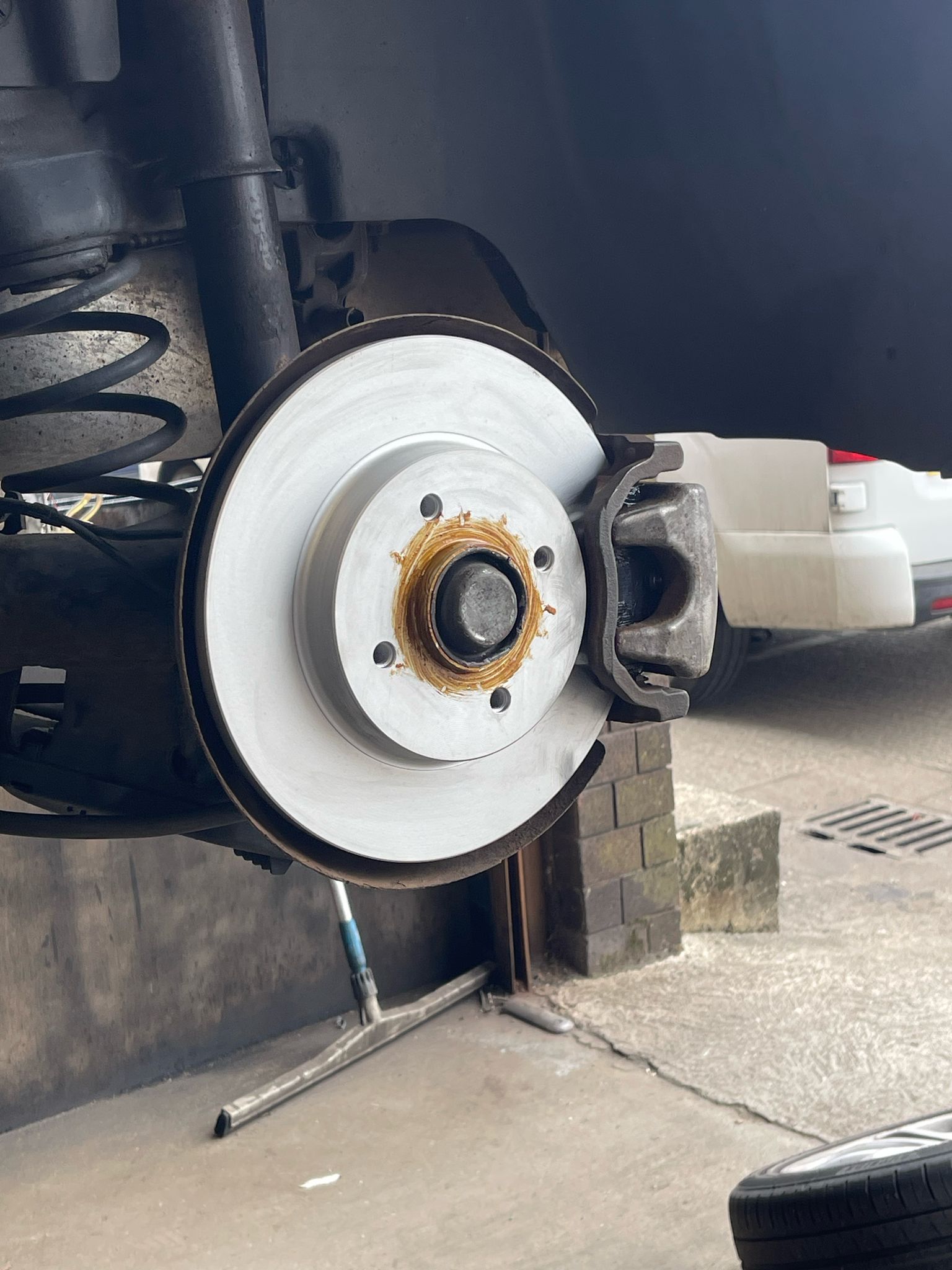 Car brake calliper